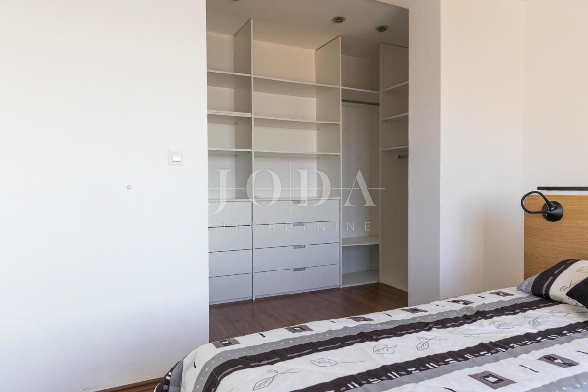 Vila prva vrsta do morja s panoramskim pogledom