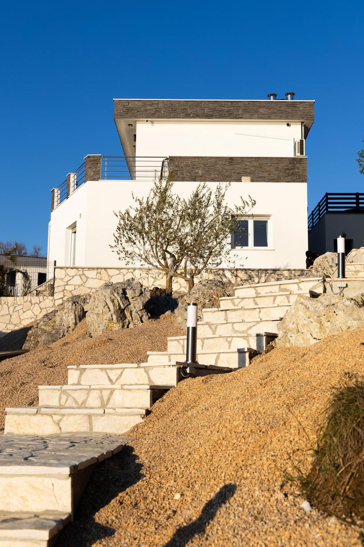 Vila prva vrsta do morja s panoramskim pogledom