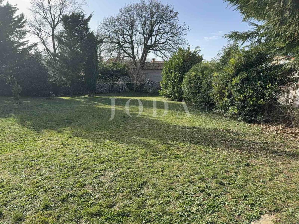 Zemljišče Labin, 818m2