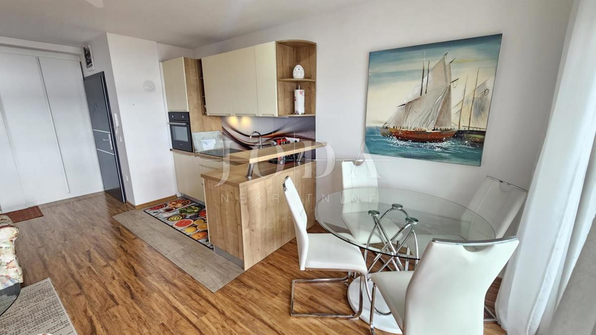 Apartma Crikvenica z garažo