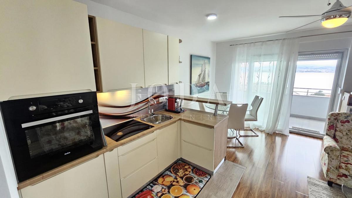 Apartma Crikvenica z garažo