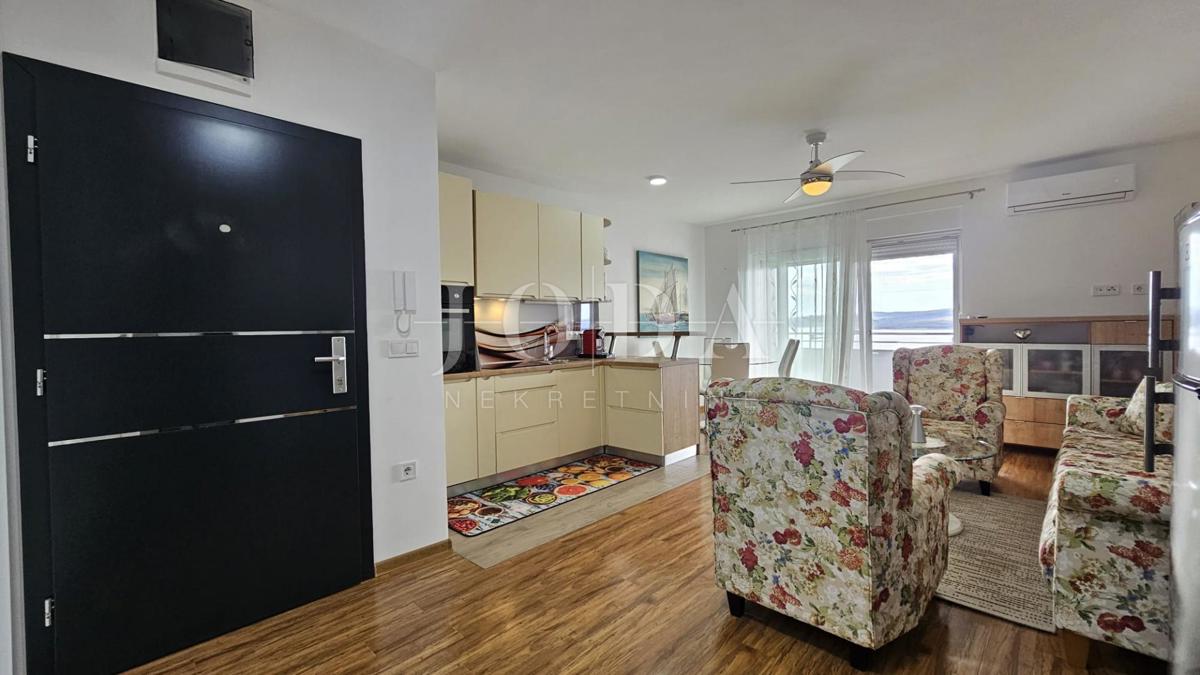 Apartma Crikvenica z garažo