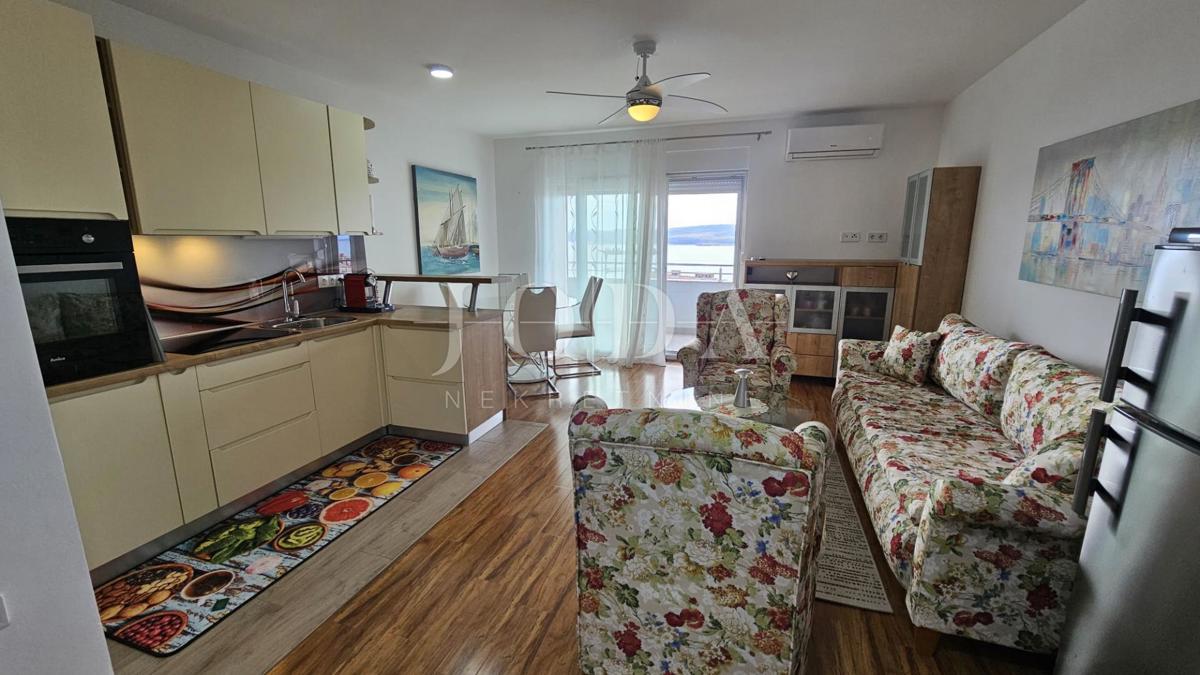 Apartma Crikvenica z garažo