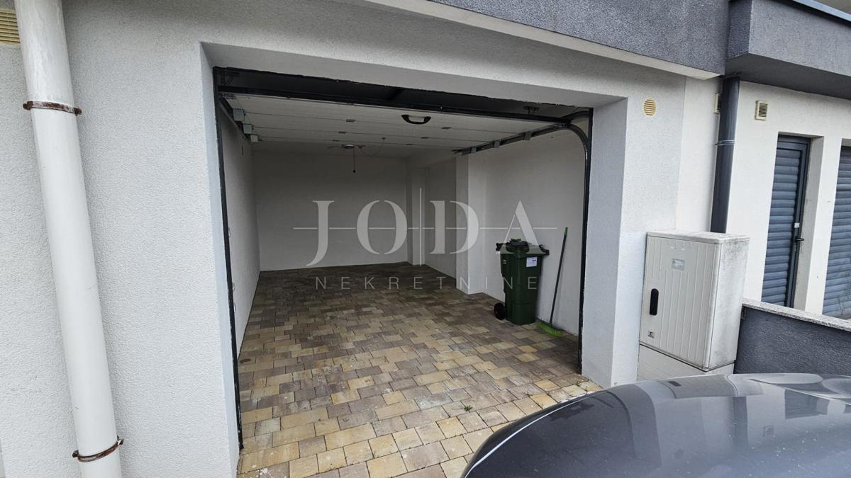 Apartma Crikvenica z garažo