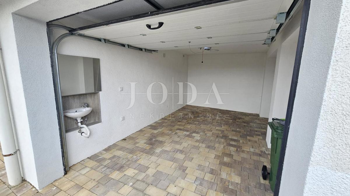 Apartma Crikvenica z garažo
