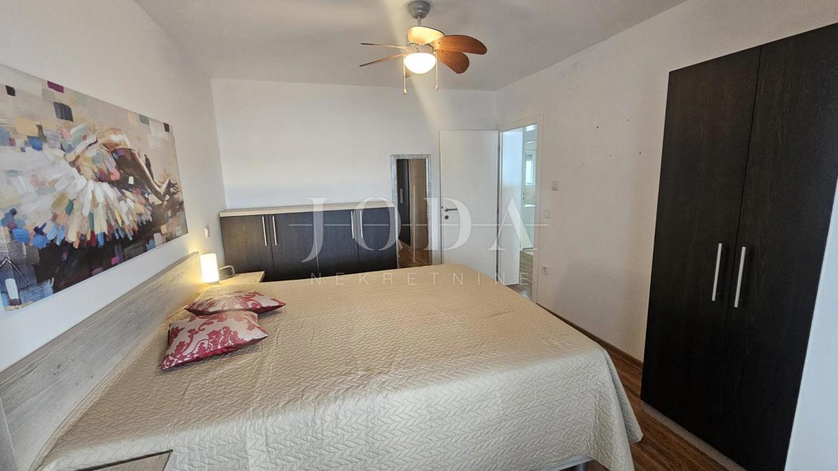 Apartma Crikvenica z garažo