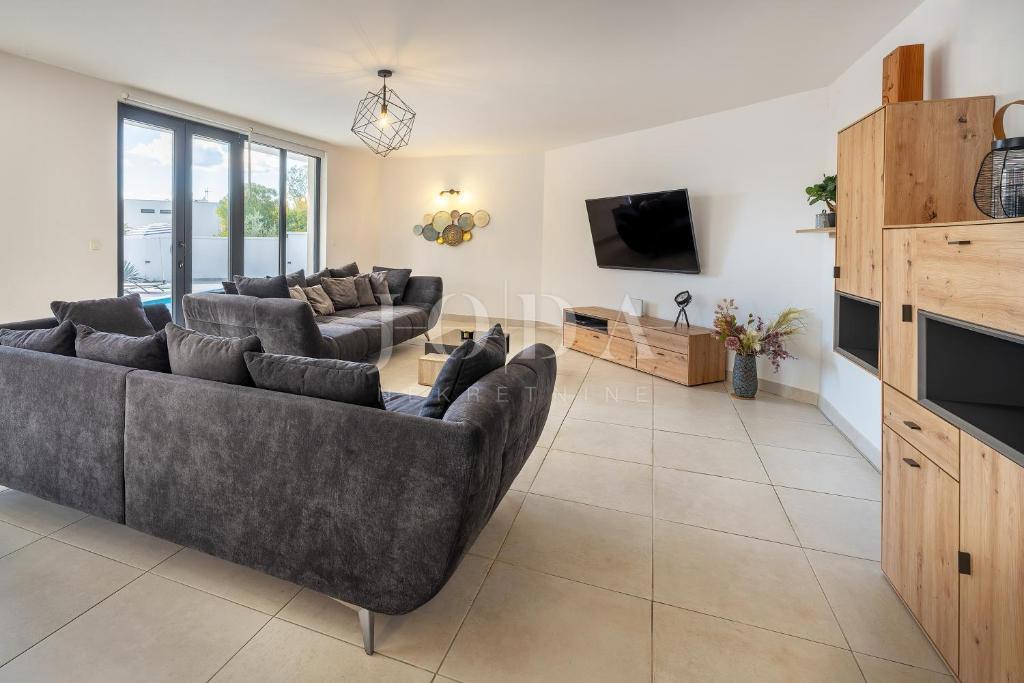 Otok Krk - moderna samostojna hiša z bazenom