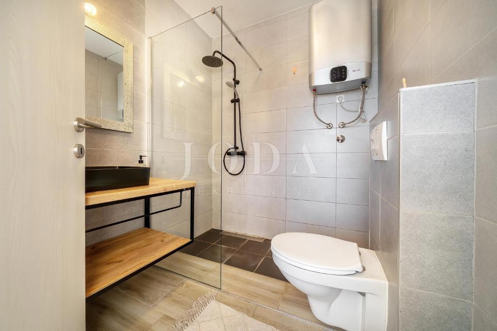 Otok Krk - moderna samostojna hiša z bazenom