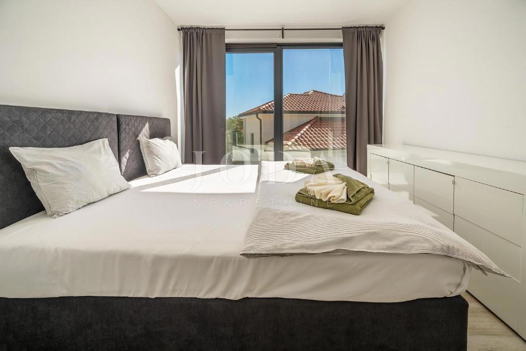 Otok Krk - moderna samostojna hiša z bazenom