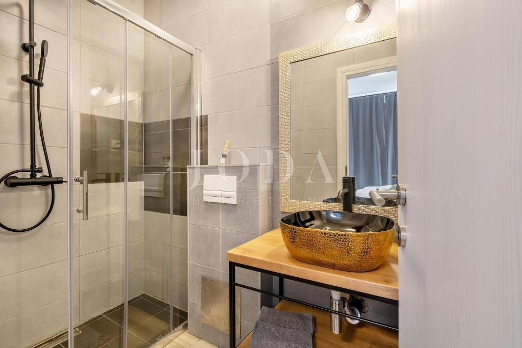 Otok Krk - moderna samostojna hiša z bazenom