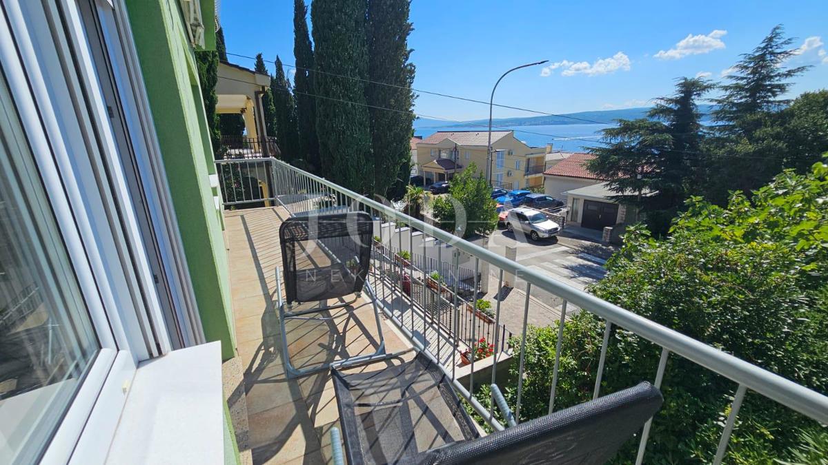 Crikvenica, stanovanje z garažo in velikim vrtom, le 60 m od morja