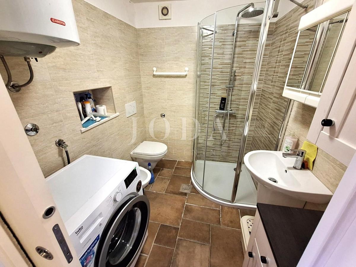 Hiša blizu morja z dvema apartmajema - Punat