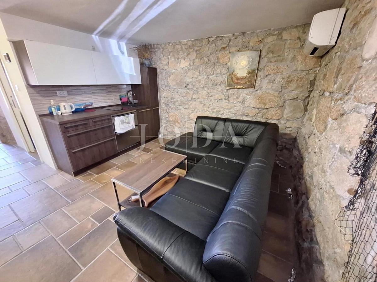 Hiša blizu morja z dvema apartmajema - Punat