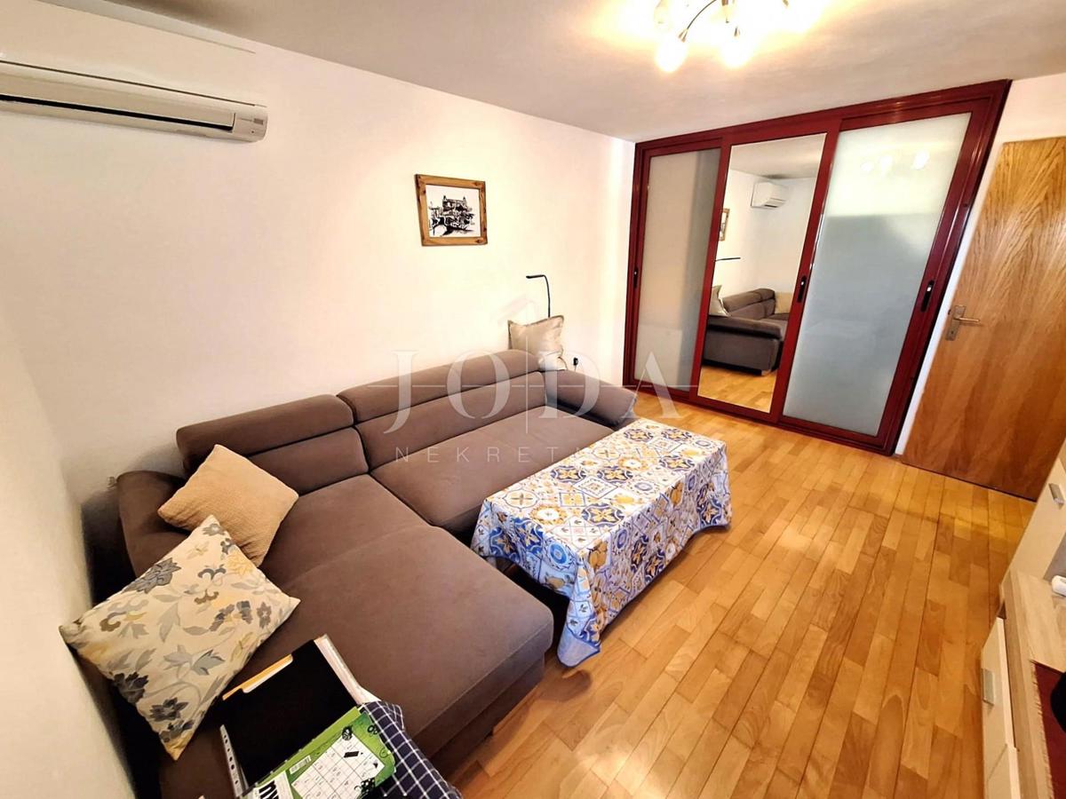 Hiša blizu morja z dvema apartmajema - Punat