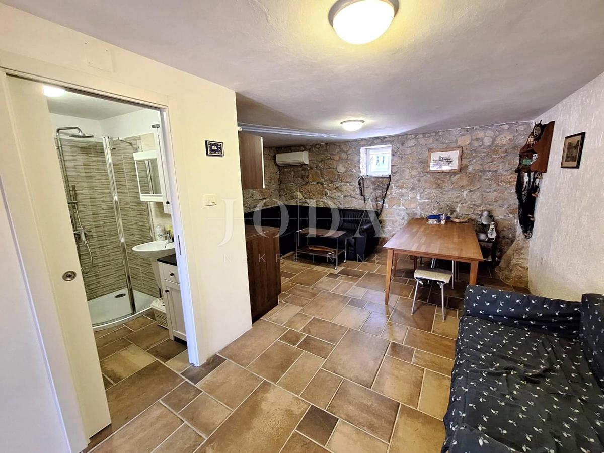 Hiša blizu morja z dvema apartmajema - Punat