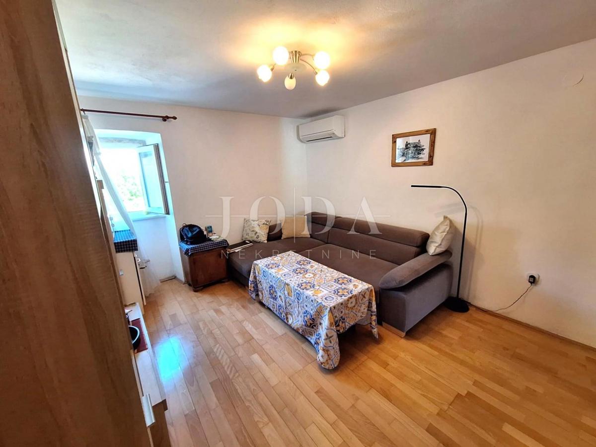 Hiša blizu morja z dvema apartmajema - Punat