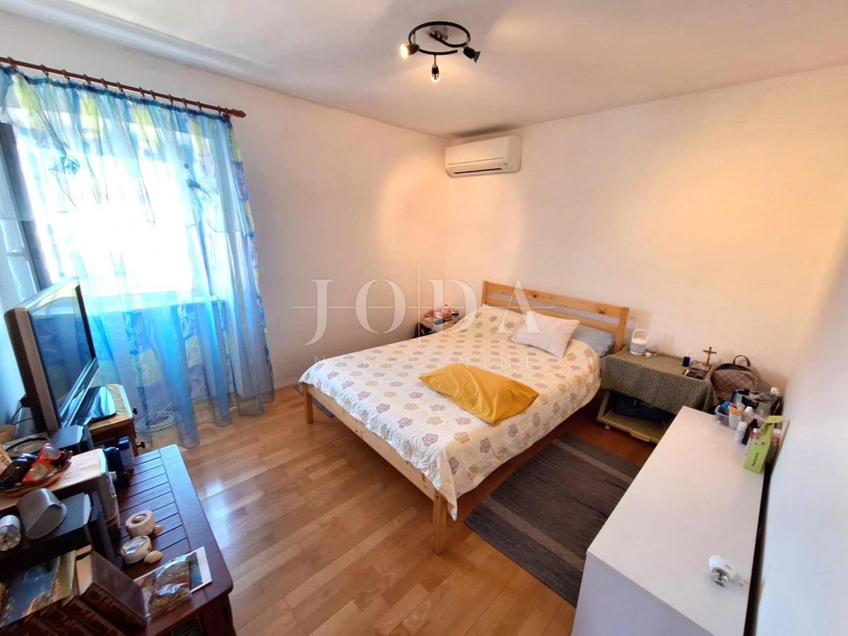 Hiša blizu morja z dvema apartmajema - Punat