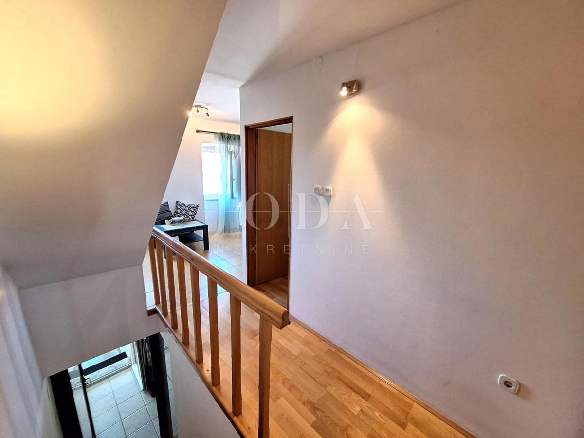 Hiša blizu morja z dvema apartmajema - Punat