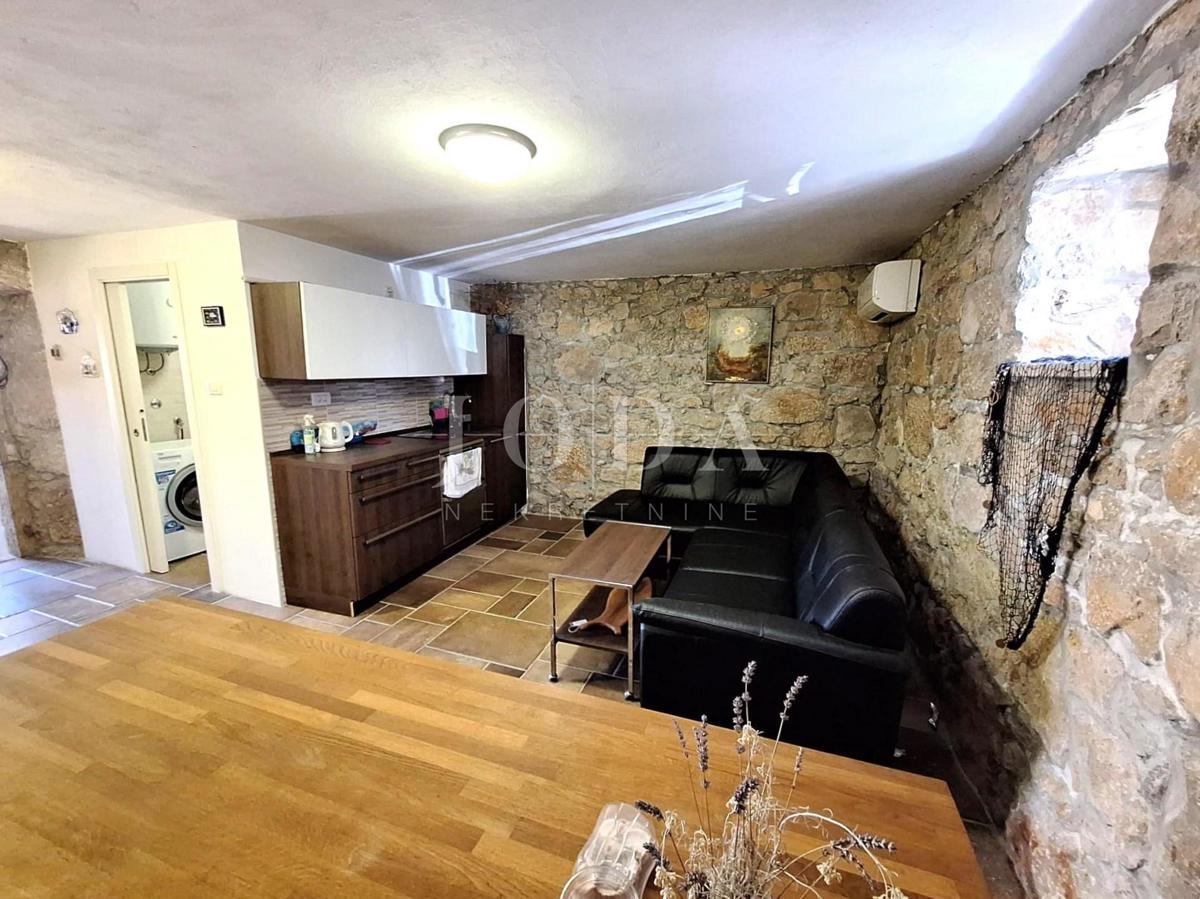 Hiša blizu morja z dvema apartmajema - Punat