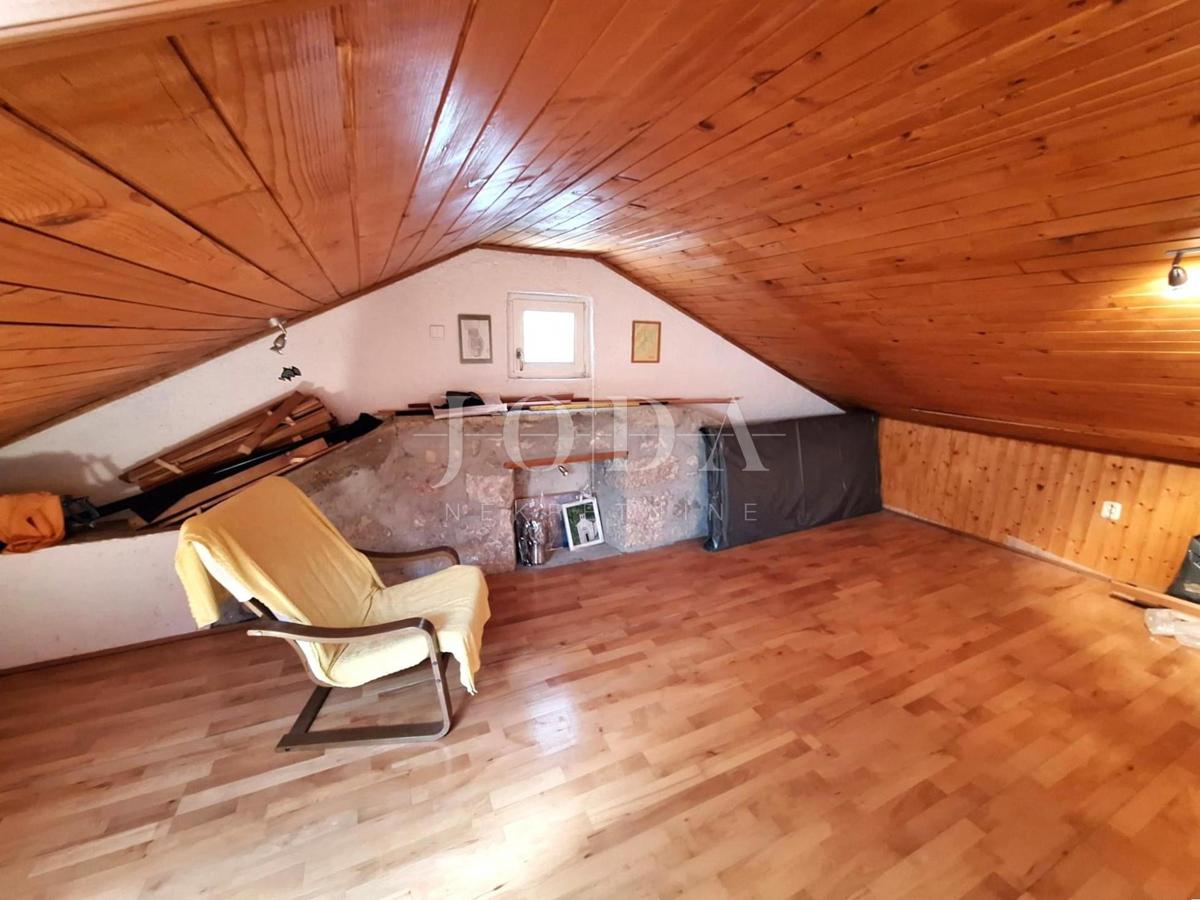 Hiša blizu morja z dvema apartmajema - Punat