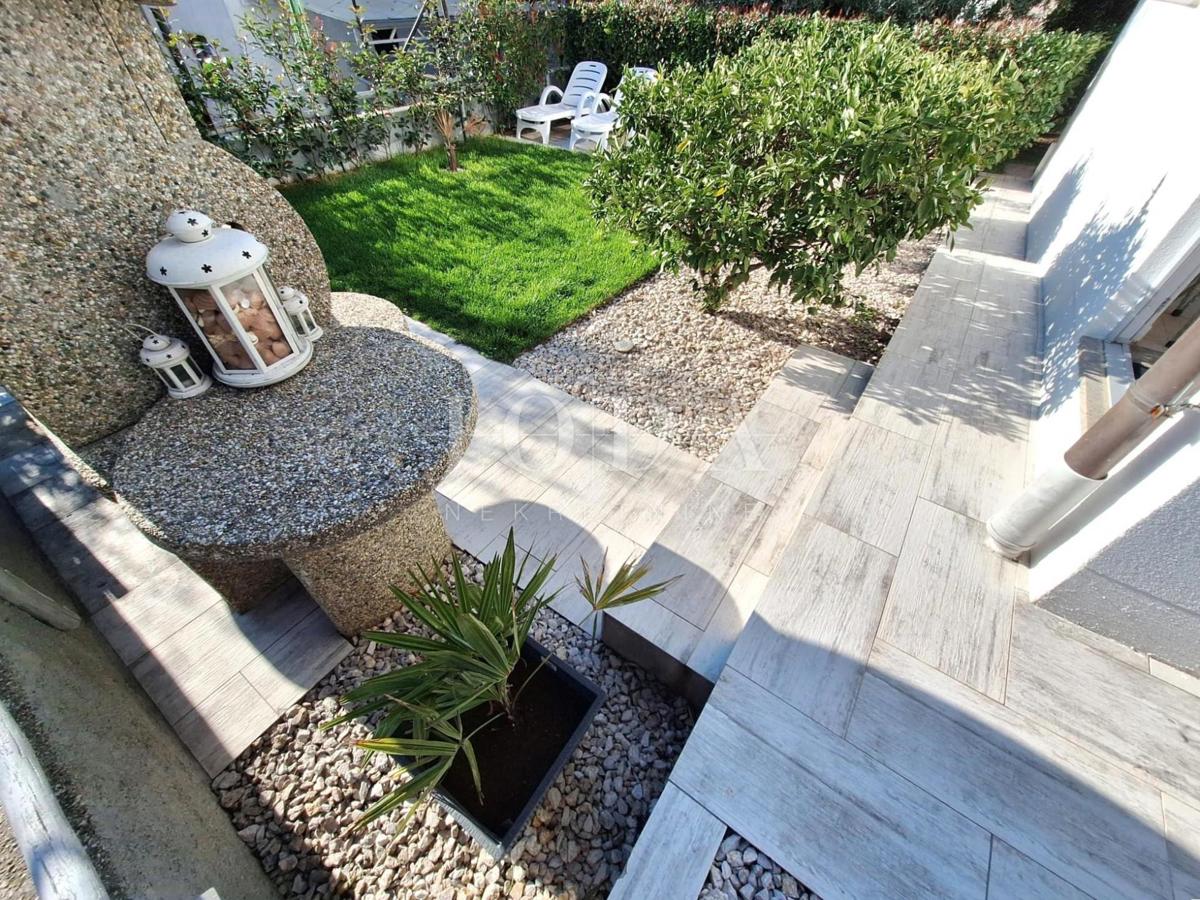 Mesto Krk - apartma z vrtom v bližini plaže