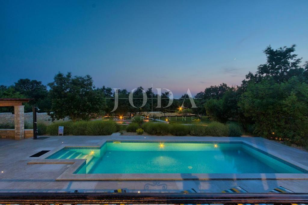 Hiša Svetvinčenat, 294m2