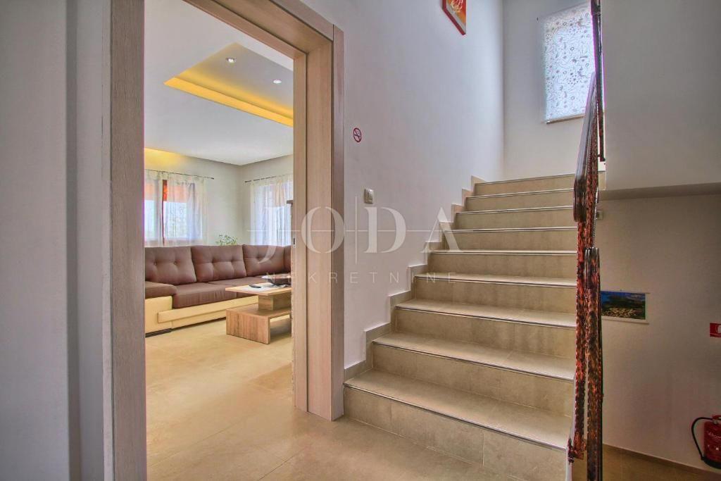 Hiša Svetvinčenat, 294m2