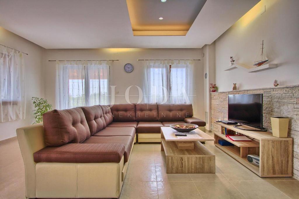 Hiša Svetvinčenat, 294m2