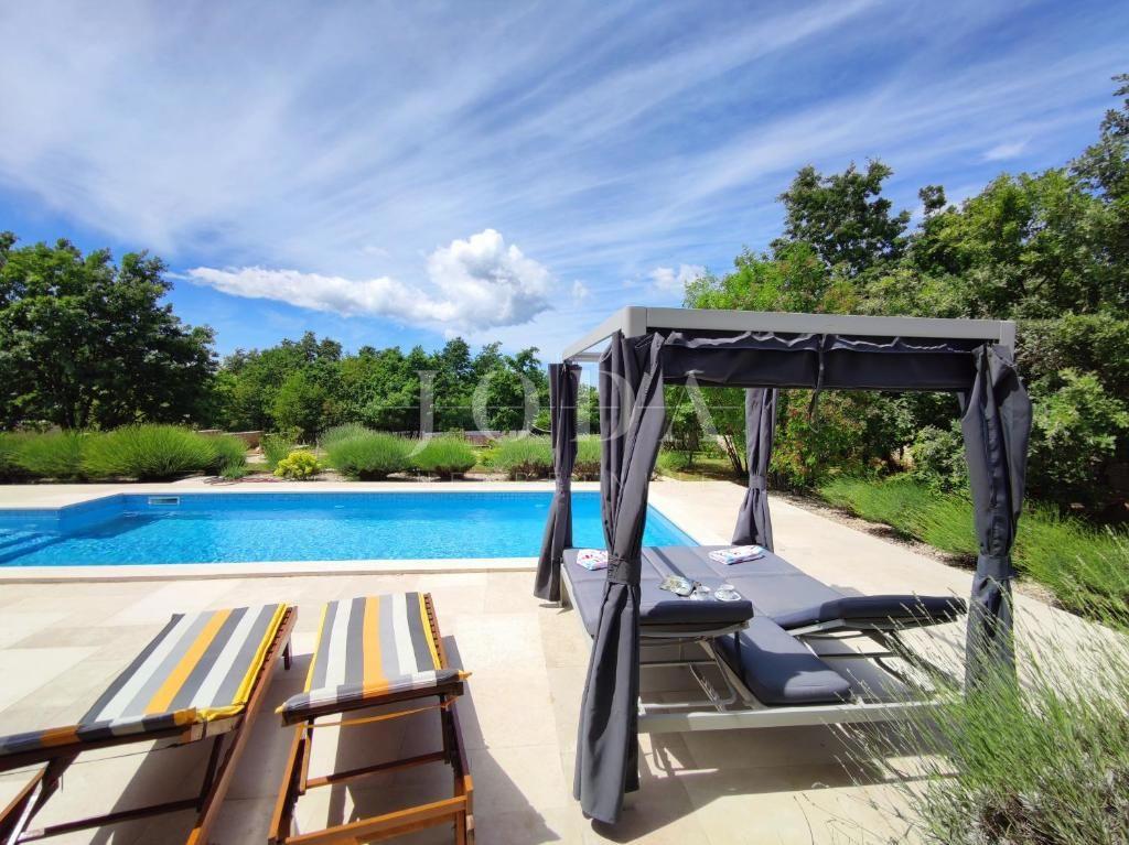 Hiša Svetvinčenat, 294m2