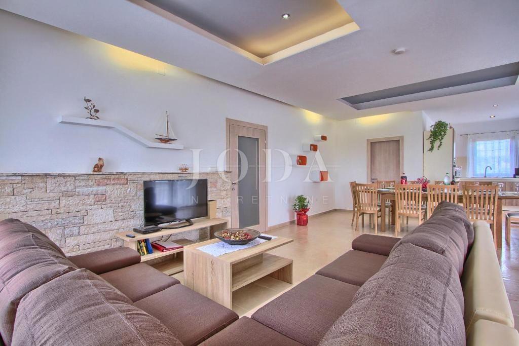 Hiša Svetvinčenat, 294m2