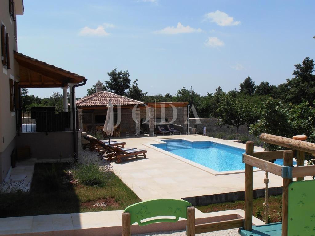 Hiša Svetvinčenat, 294m2