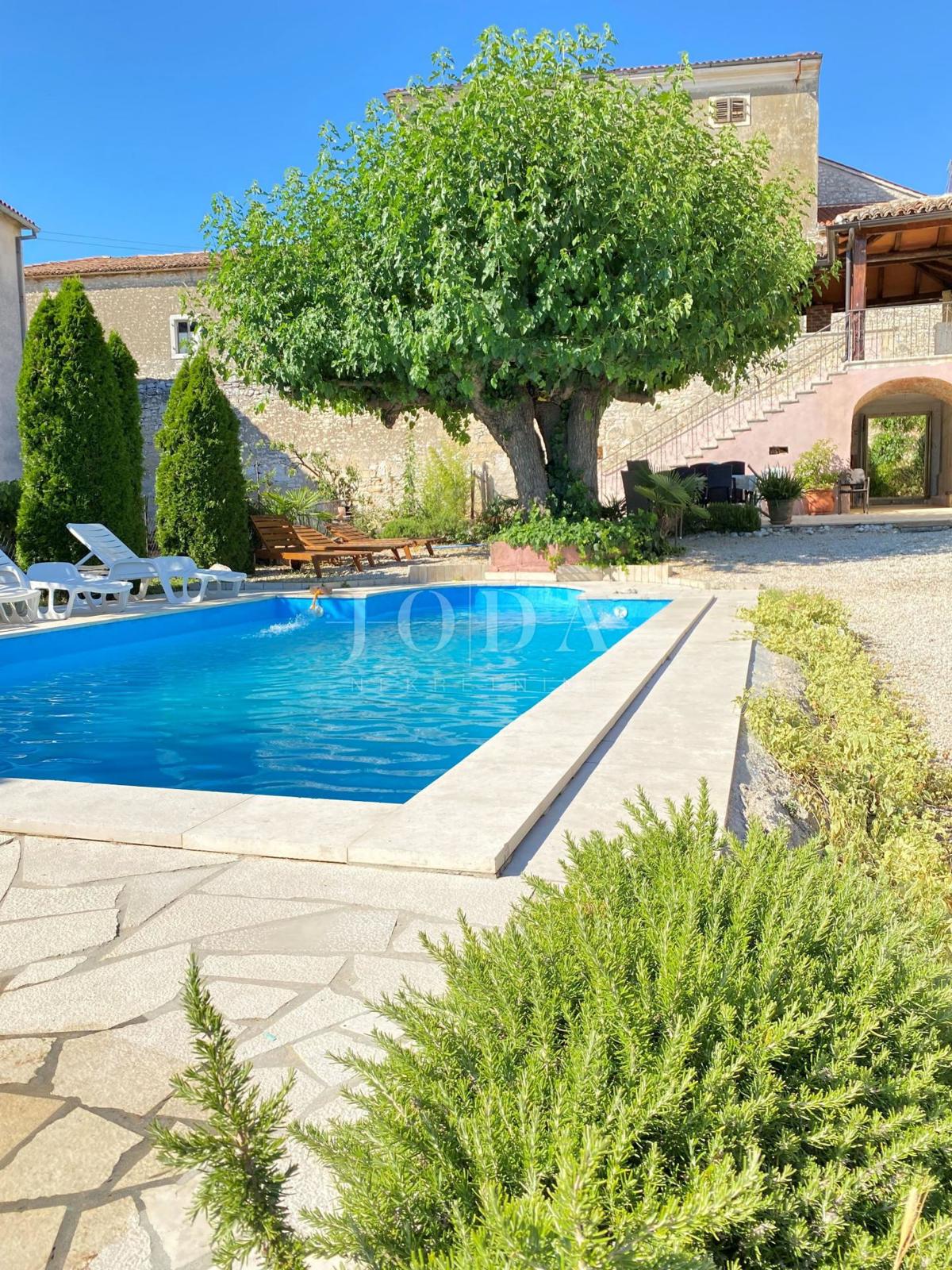 Hiša Višnjan, 700m2