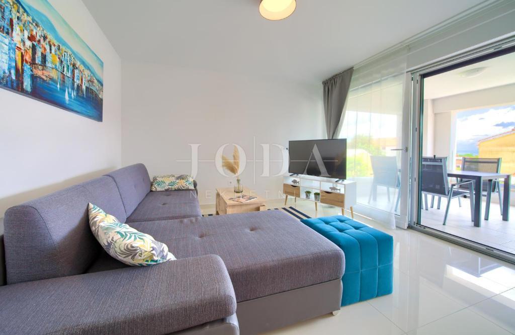 Dva moderna apartmaja na odlični lokaciji blizu morja