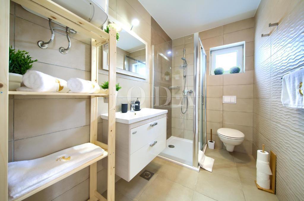 Dva moderna apartmaja na odlični lokaciji blizu morja