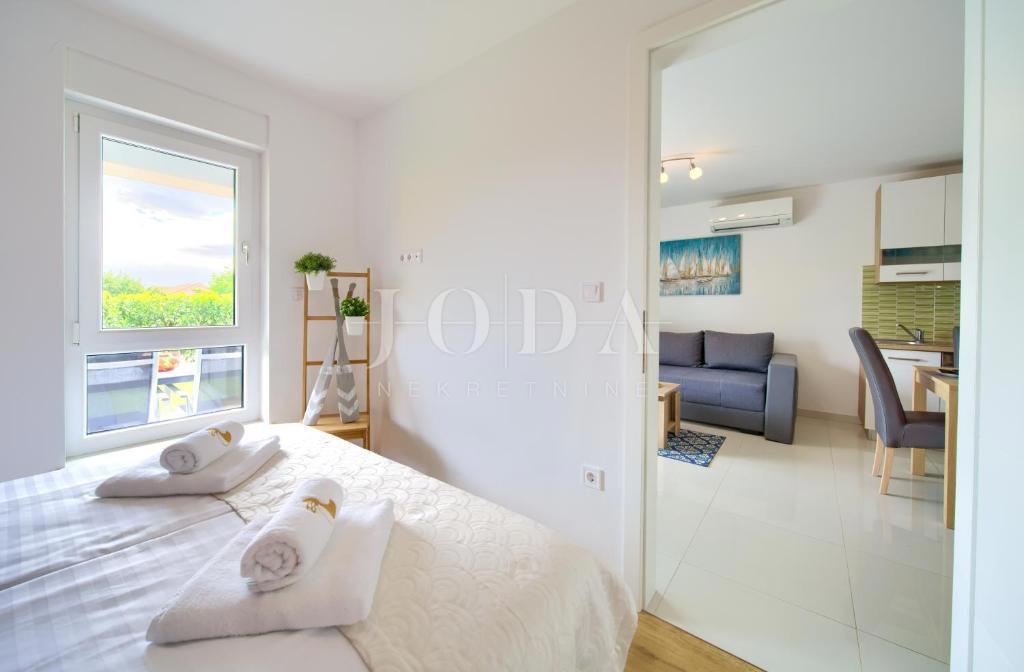 Dva moderna apartmaja na odlični lokaciji blizu morja