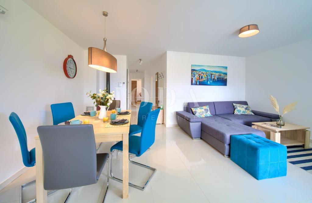 Dva moderna apartmaja na odlični lokaciji blizu morja