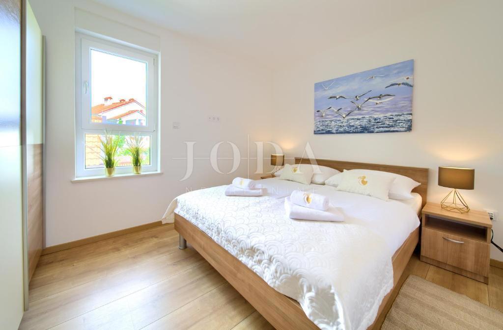 Dva moderna apartmaja na odlični lokaciji blizu morja