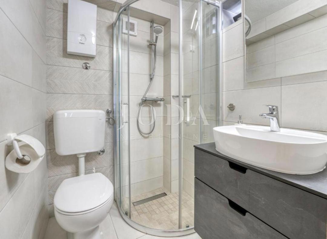 Avtentična kamnita hiša v Crikvenici – mirna mikrolokacija, idealna za oddajanje