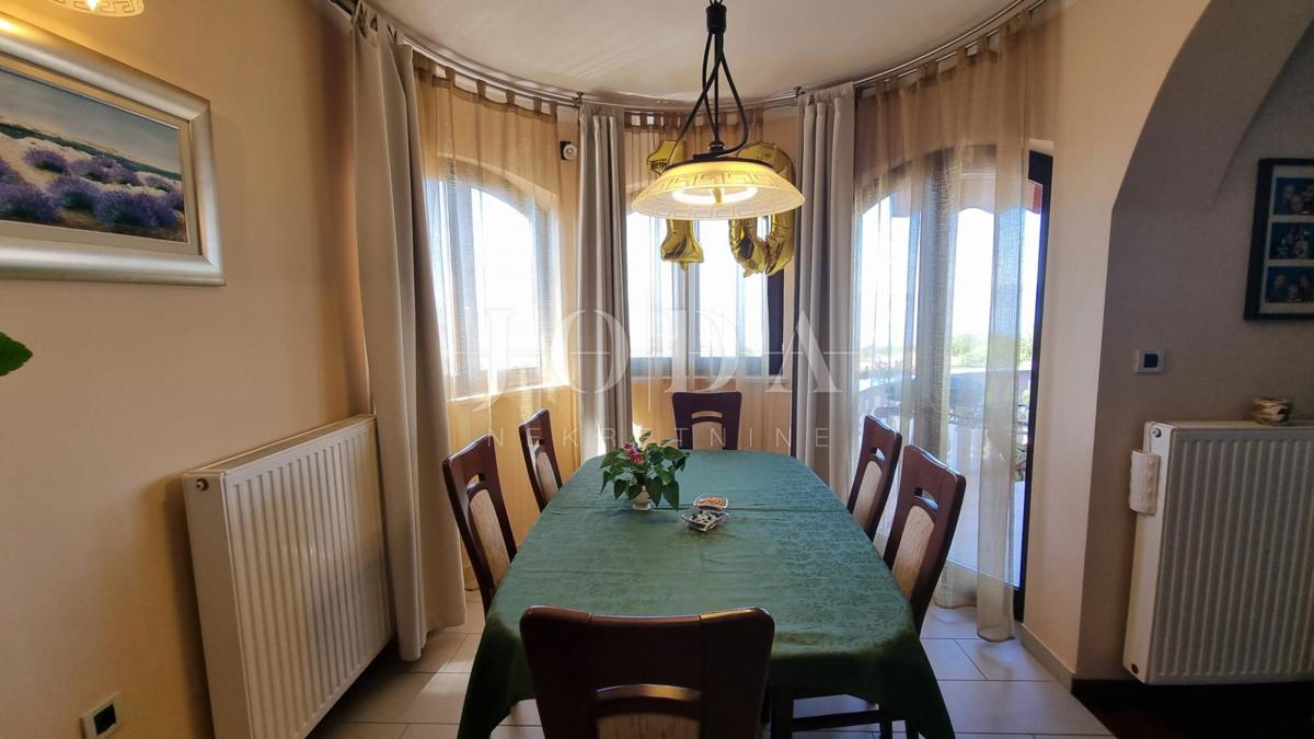 Hiša Kostrena Sveta Lucija, Kostrena, 200m2