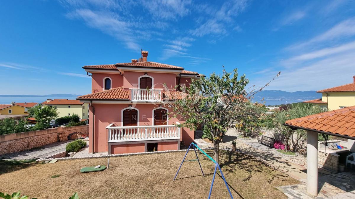 Hiša Kostrena Sveta Lucija, Kostrena, 200m2