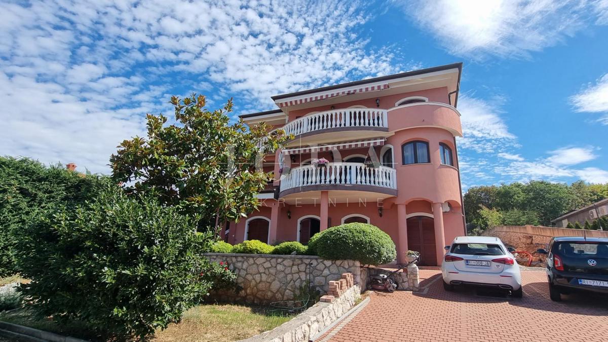 Hiša Kostrena Sveta Lucija, Kostrena, 200m2