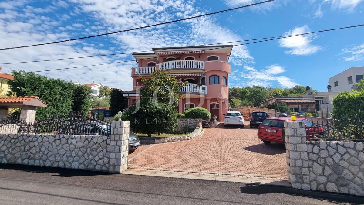Hiša Kostrena Sveta Lucija, Kostrena, 200m2