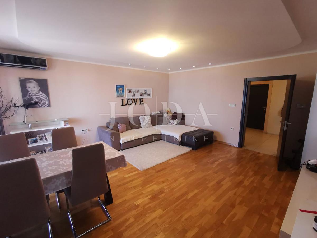 Hiša Kostrena Sveta Lucija, Kostrena, 200m2