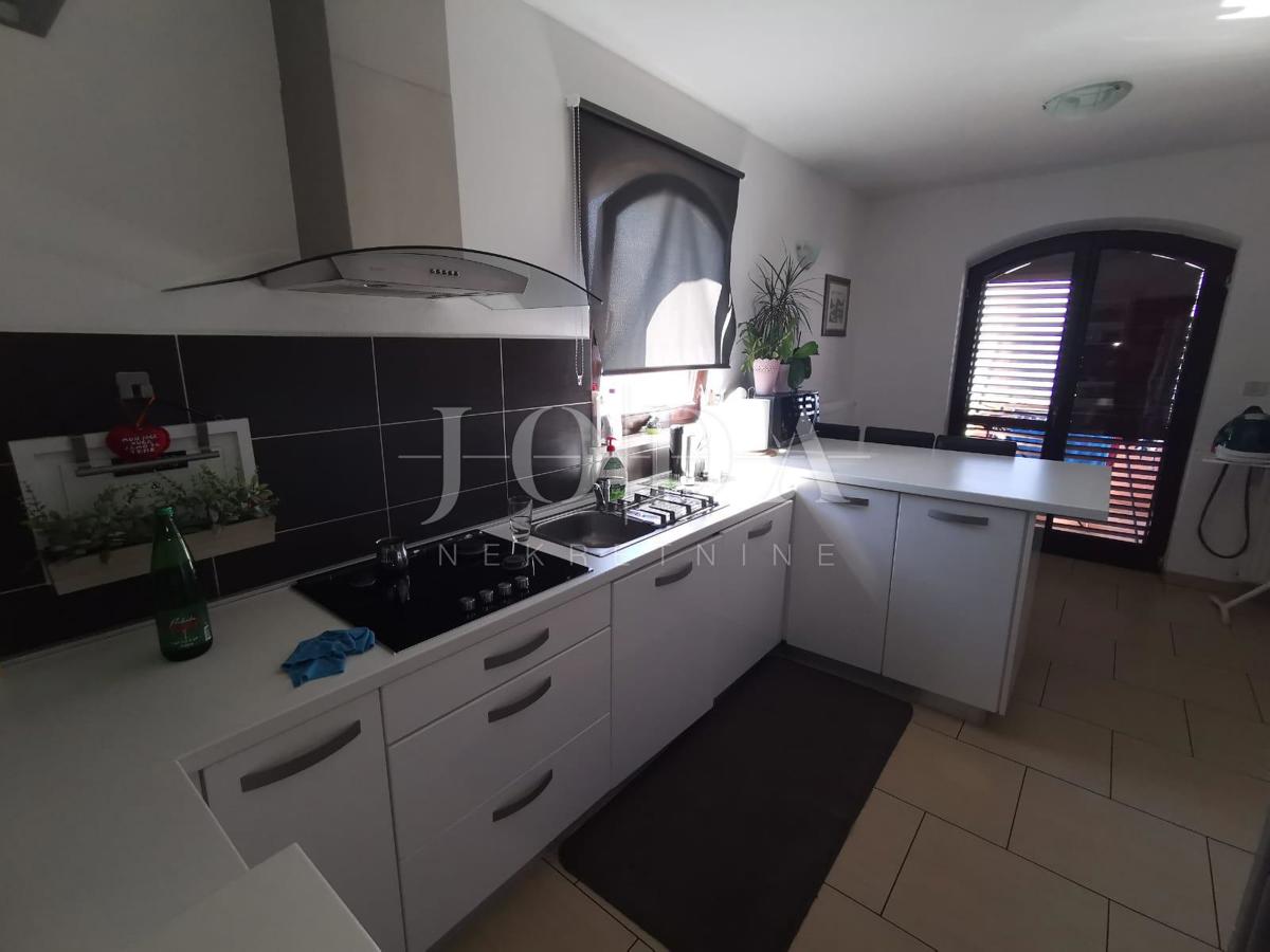 Hiša Kostrena Sveta Lucija, Kostrena, 200m2