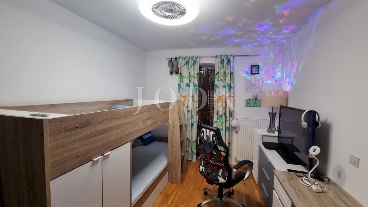 Hiša Kostrena Sveta Lucija, Kostrena, 200m2