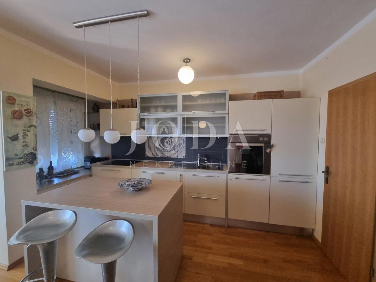 Hiša Novi Vinodolski, 320m2