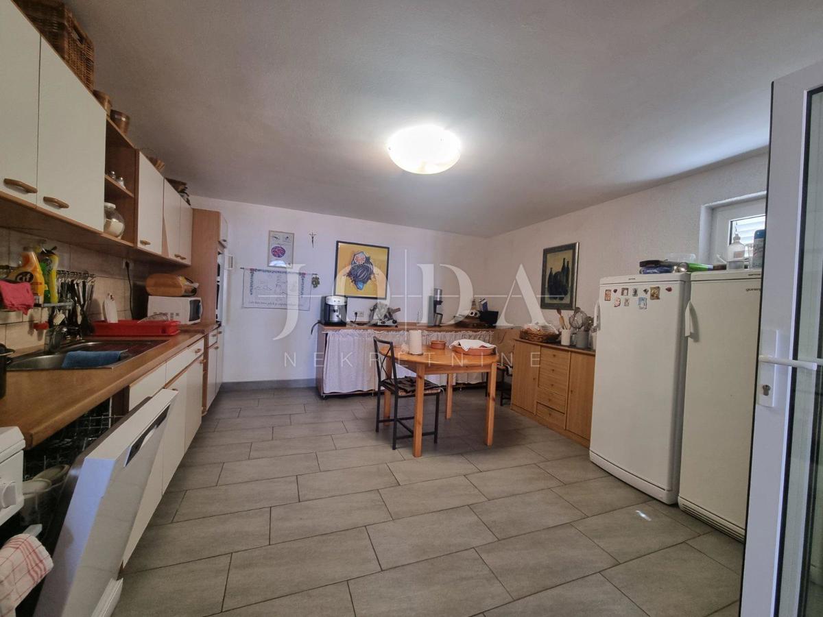 Hiša Novi Vinodolski, 320m2