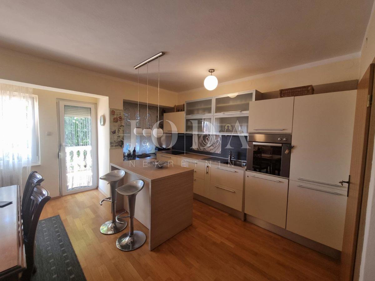 Hiša Novi Vinodolski, 320m2
