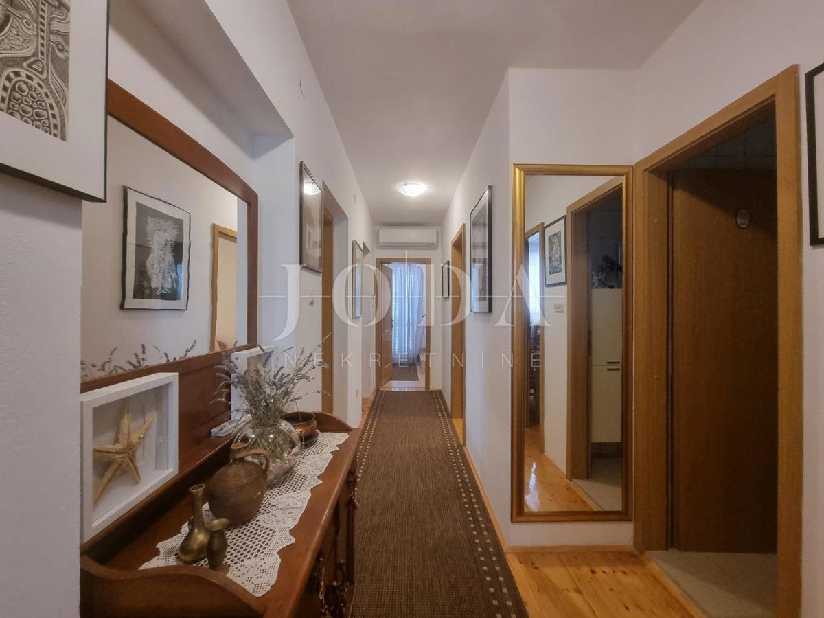 Hiša Novi Vinodolski, 320m2