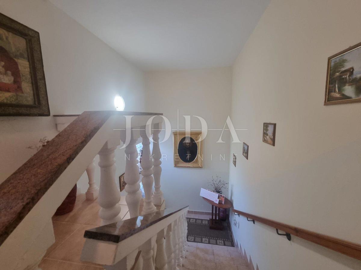 Hiša Novi Vinodolski, 320m2